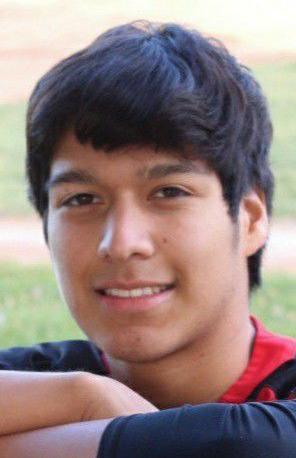 Hampton-Dumont-CAL - male athlete - Mario De La Cruz, Jr